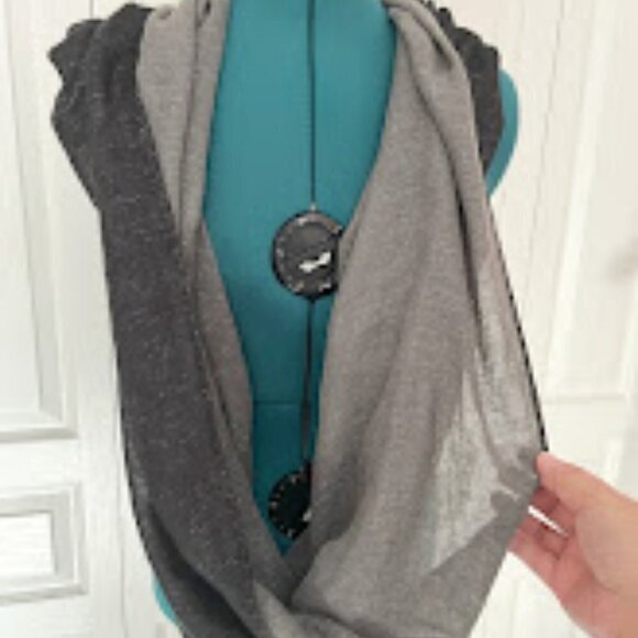 Steve Madden NWT OS Infinity Metallic Specked Two Tone Lightweight Wrap Scarf - Picture 4 of 7